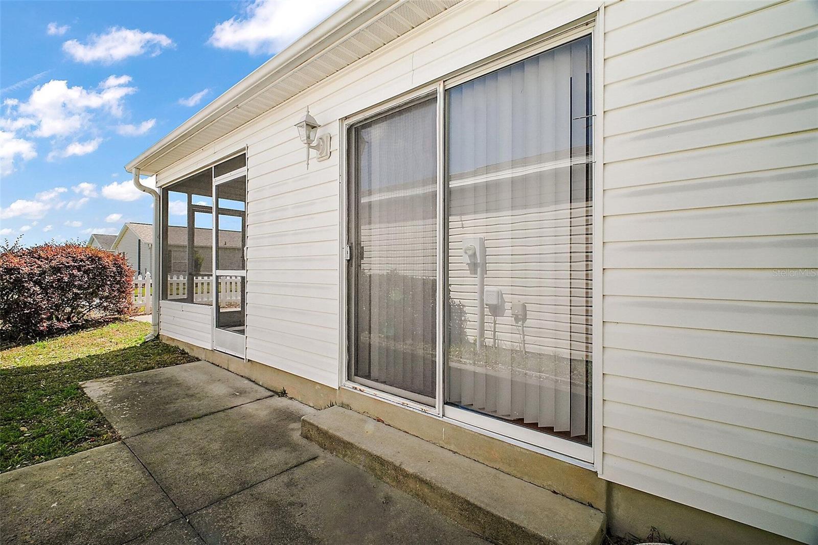 2115 ESCOBAR AVE, LADY LAKE, FL, 32159