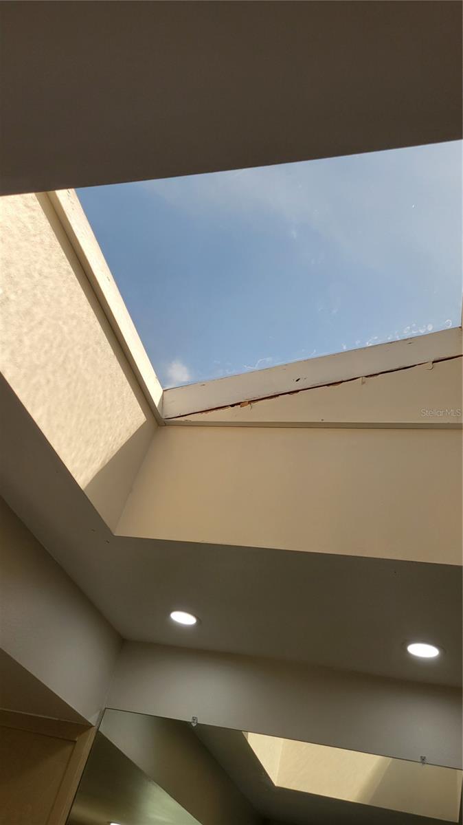 2339 HARBOUR OAKS DR, LONGBOAT KEY, FL, 34228