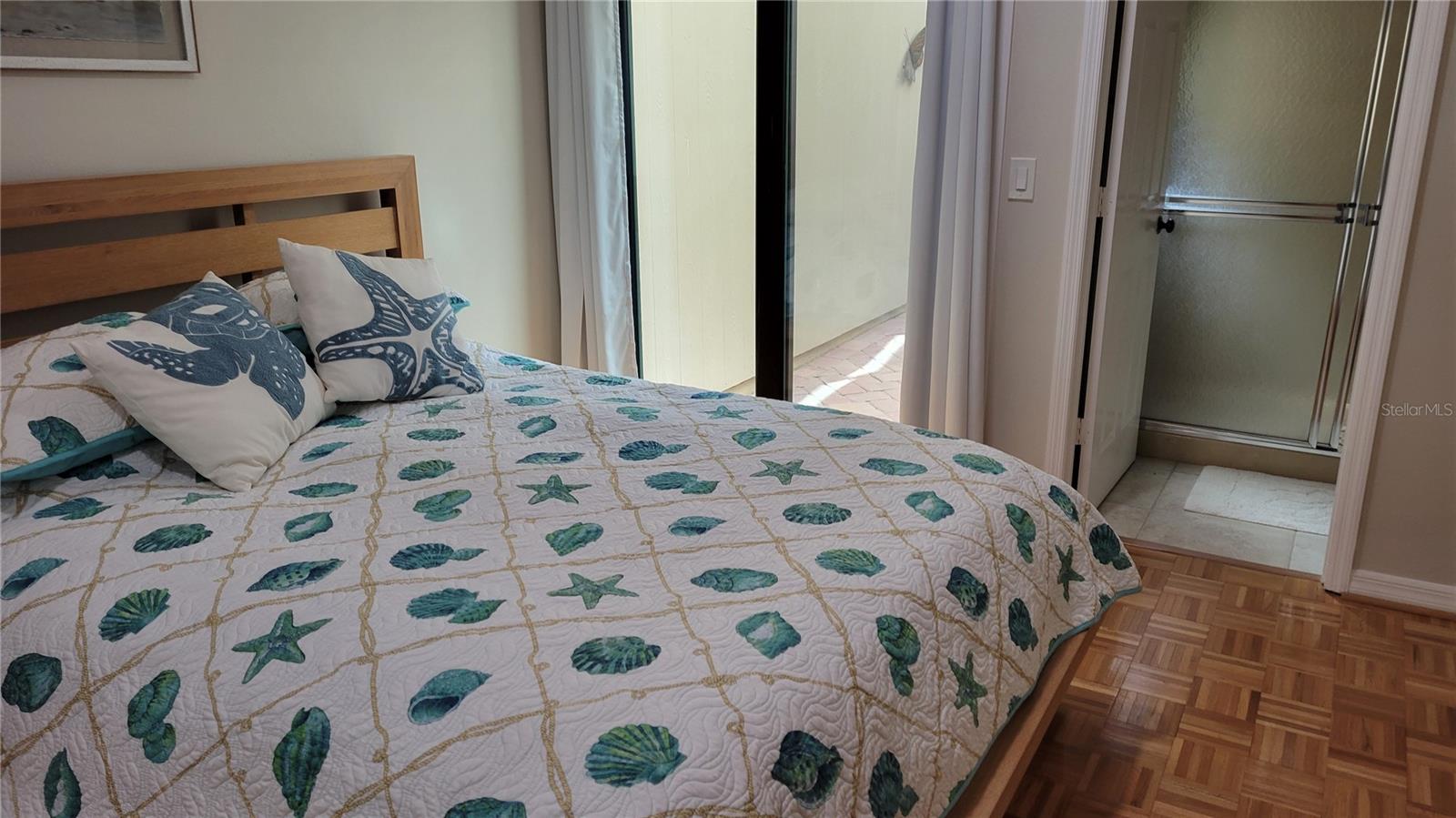 2339 HARBOUR OAKS DR, LONGBOAT KEY, FL, 34228