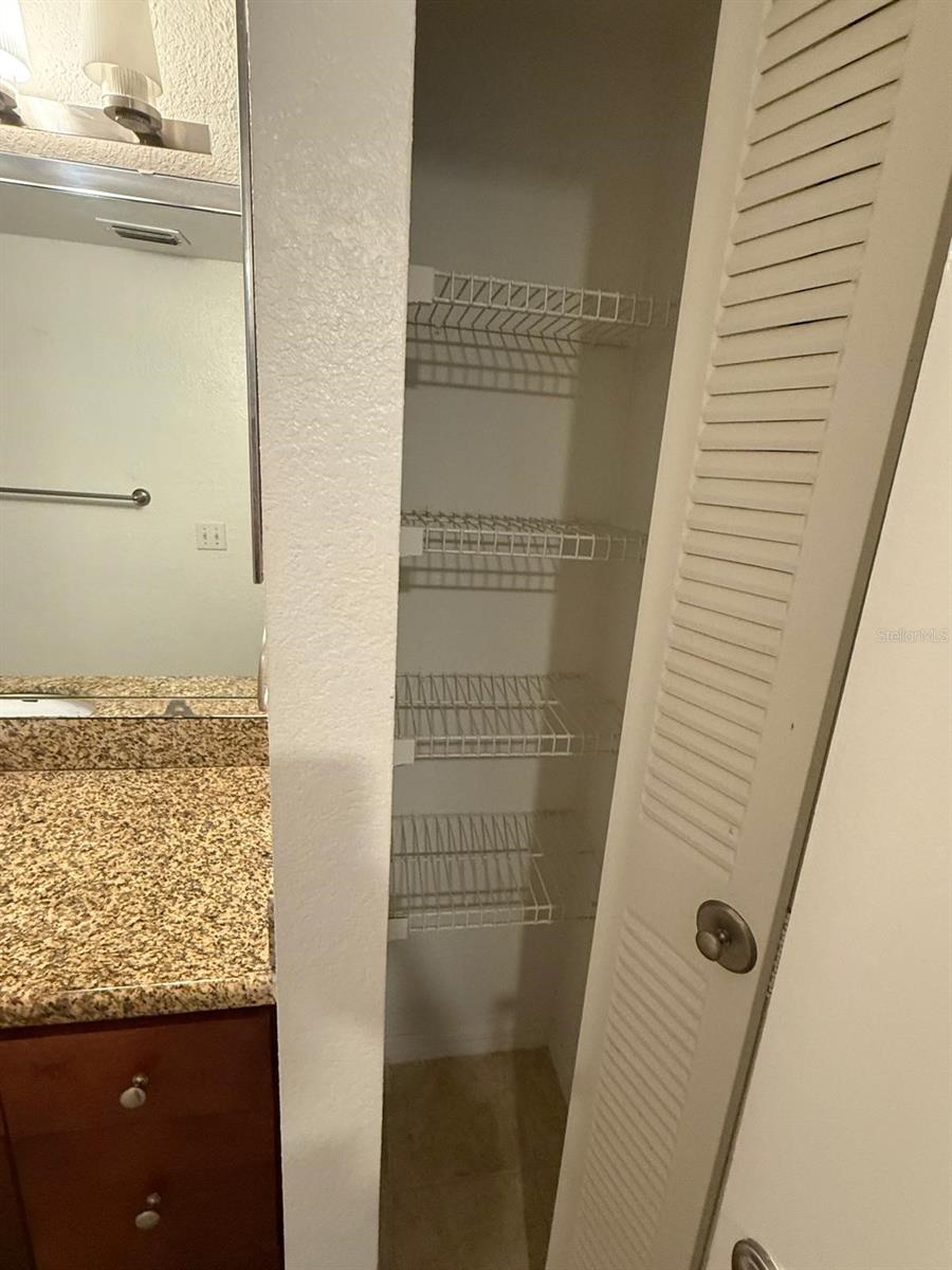 5120 CONROY RD #523, ORLANDO, FL, 32811