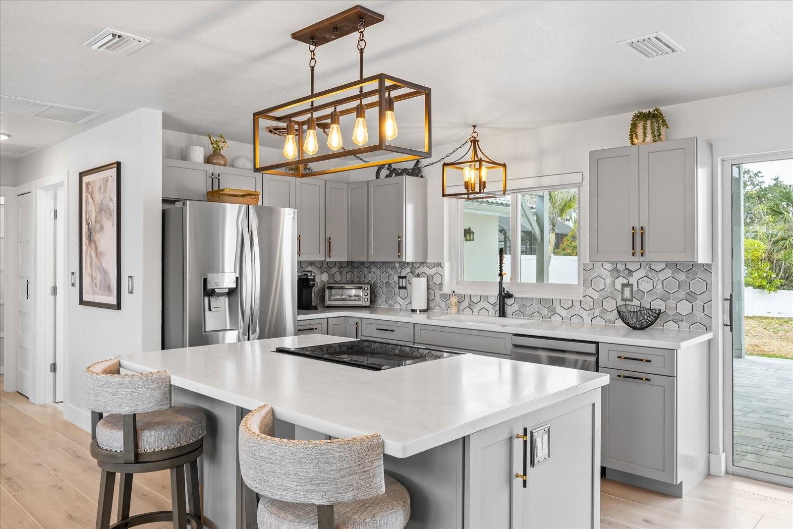 7889 3RD AVE S, ST PETERSBURG, FL, 33707