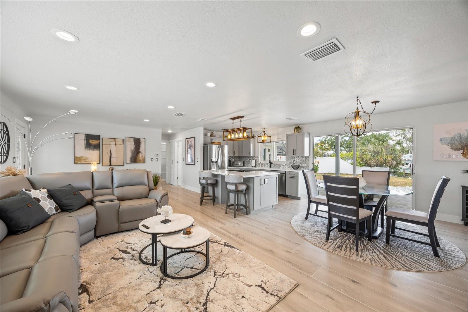 7889 3RD AVE S, ST PETERSBURG, FL, 33707