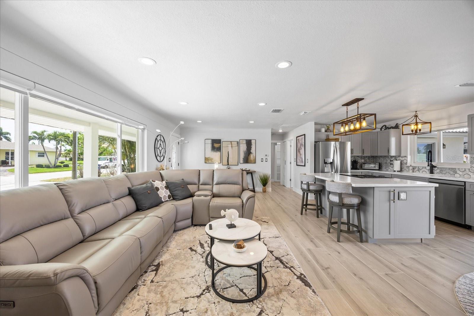 7889 3RD AVE S, ST PETERSBURG, FL, 33707