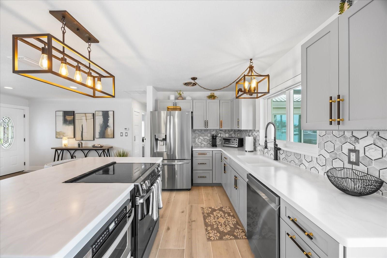 7889 3RD AVE S, ST PETERSBURG, FL, 33707