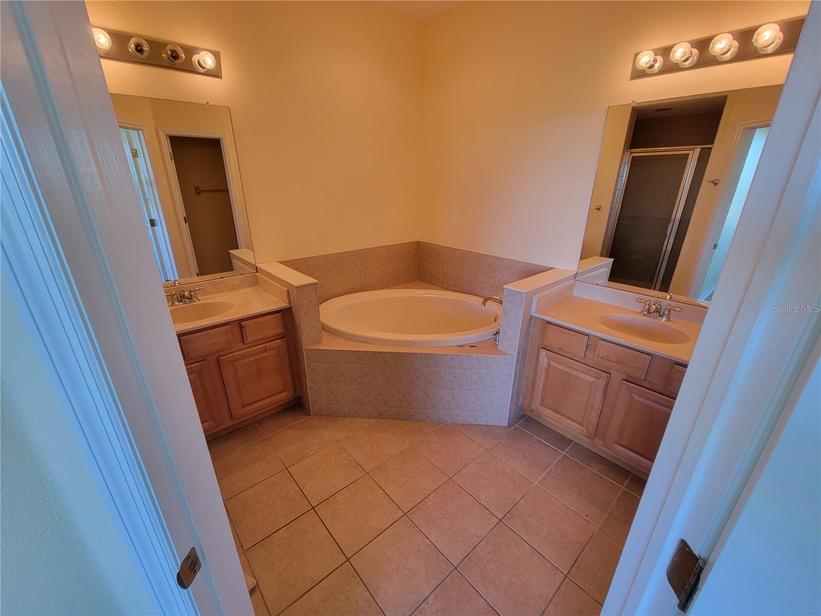 1169 VENETIAN HARBOR DR NE, ST PETERSBURG, FL, 33702