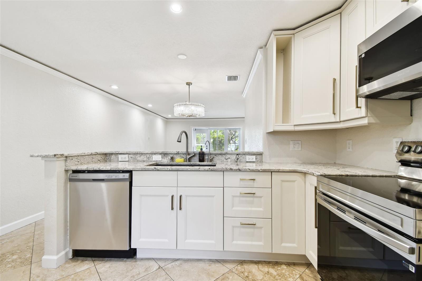 2650 COUNTRYSIDE BLVD #B-110, CLEARWATER, FL, 33761