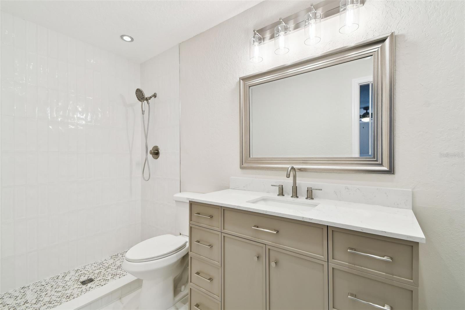 2650 COUNTRYSIDE BLVD #B-110, CLEARWATER, FL, 33761