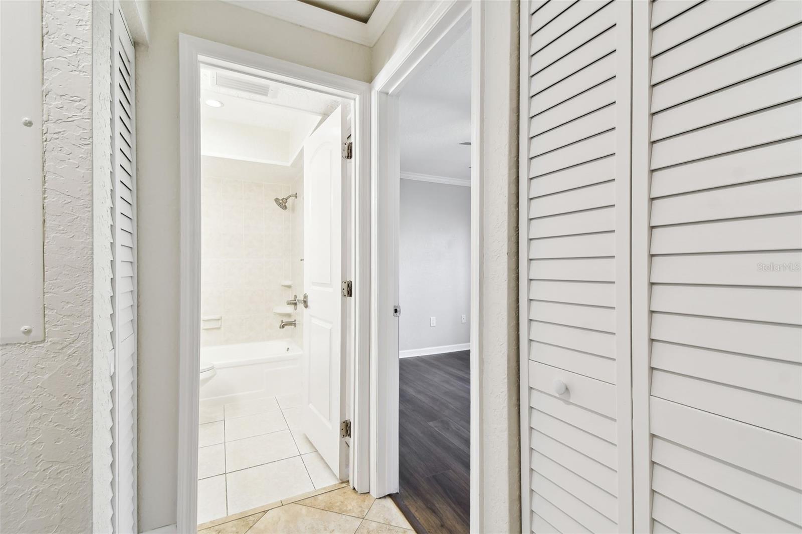 2650 COUNTRYSIDE BLVD #B-110, CLEARWATER, FL, 33761