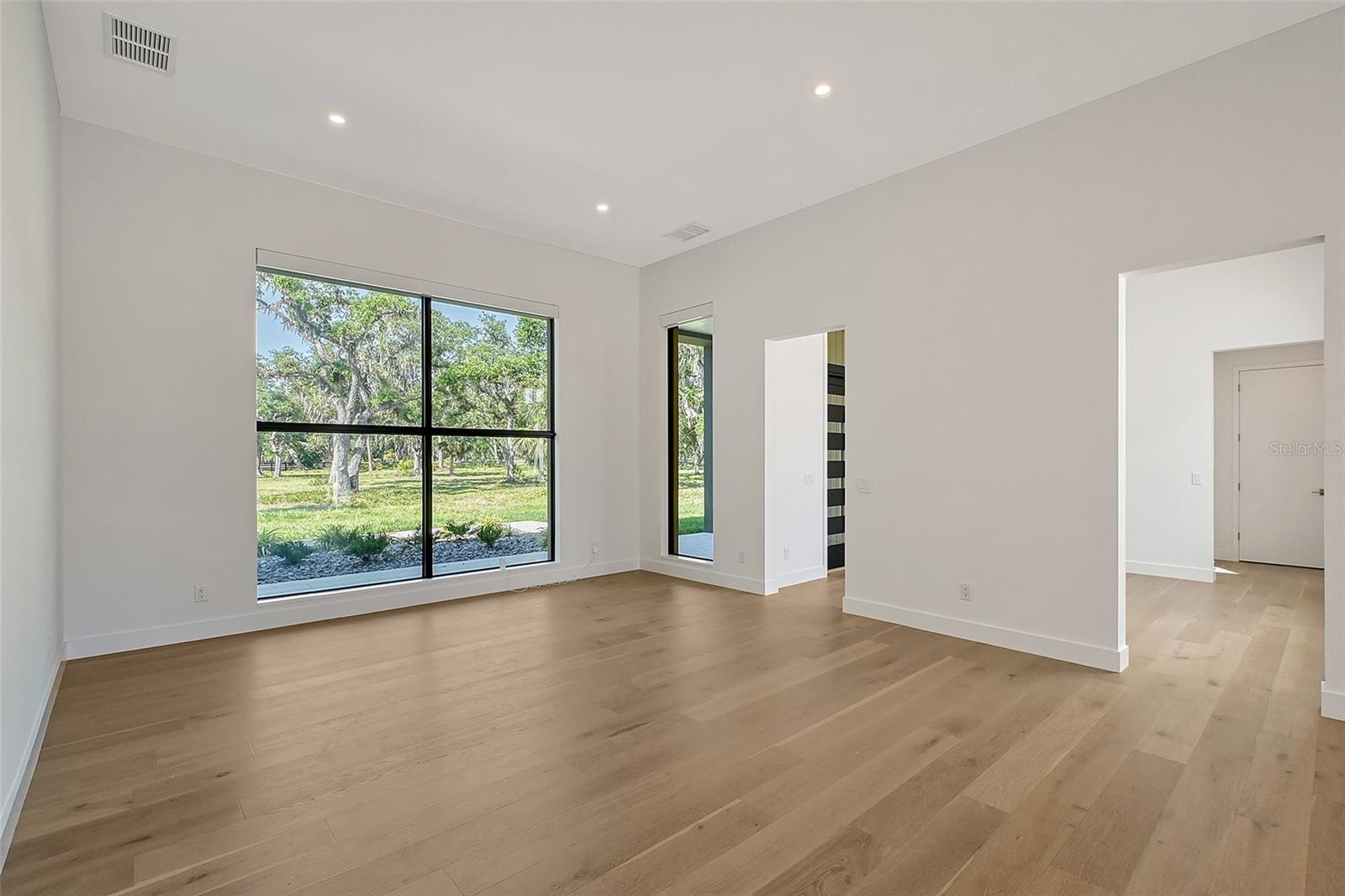 A4648172 Property Photo
