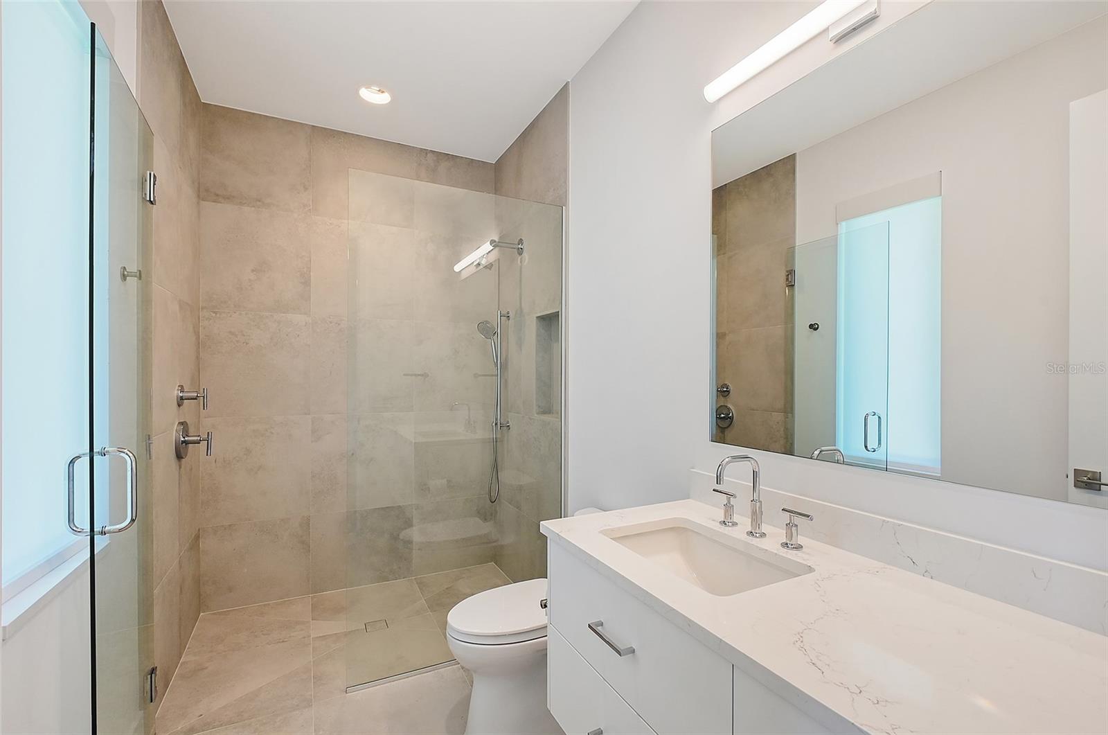 A4648172 Property Photo