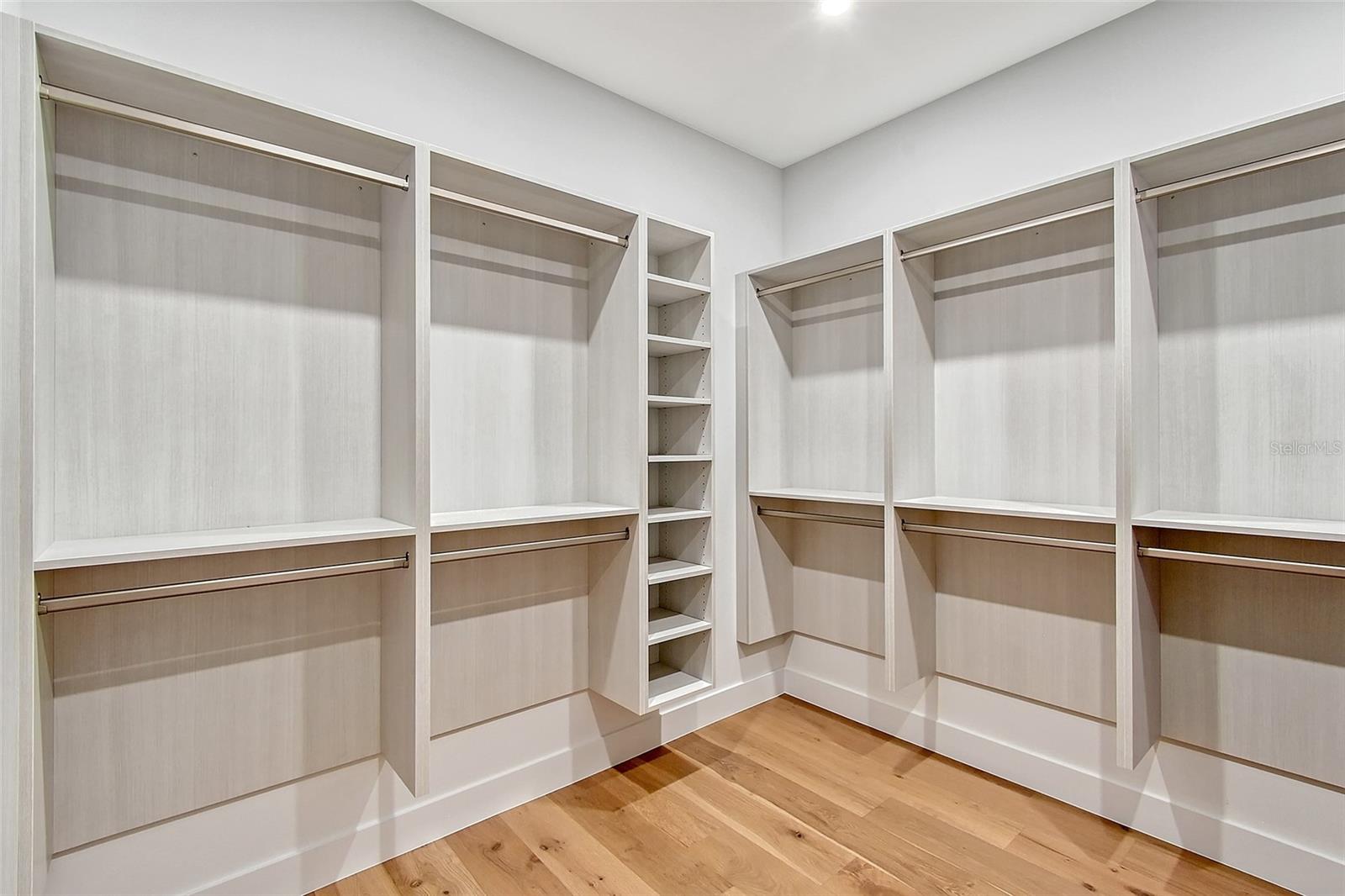 A4648172 Property Photo