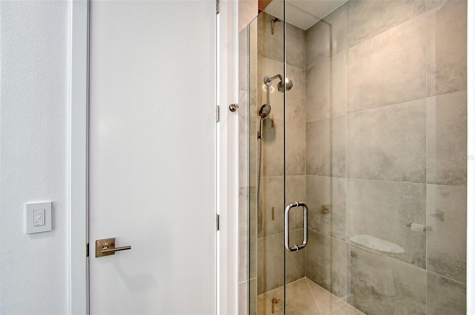 A4648172 Property Photo