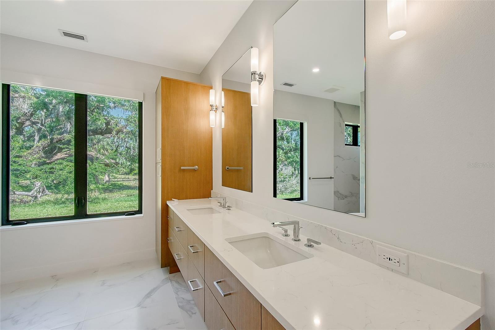 A4648172 Property Photo