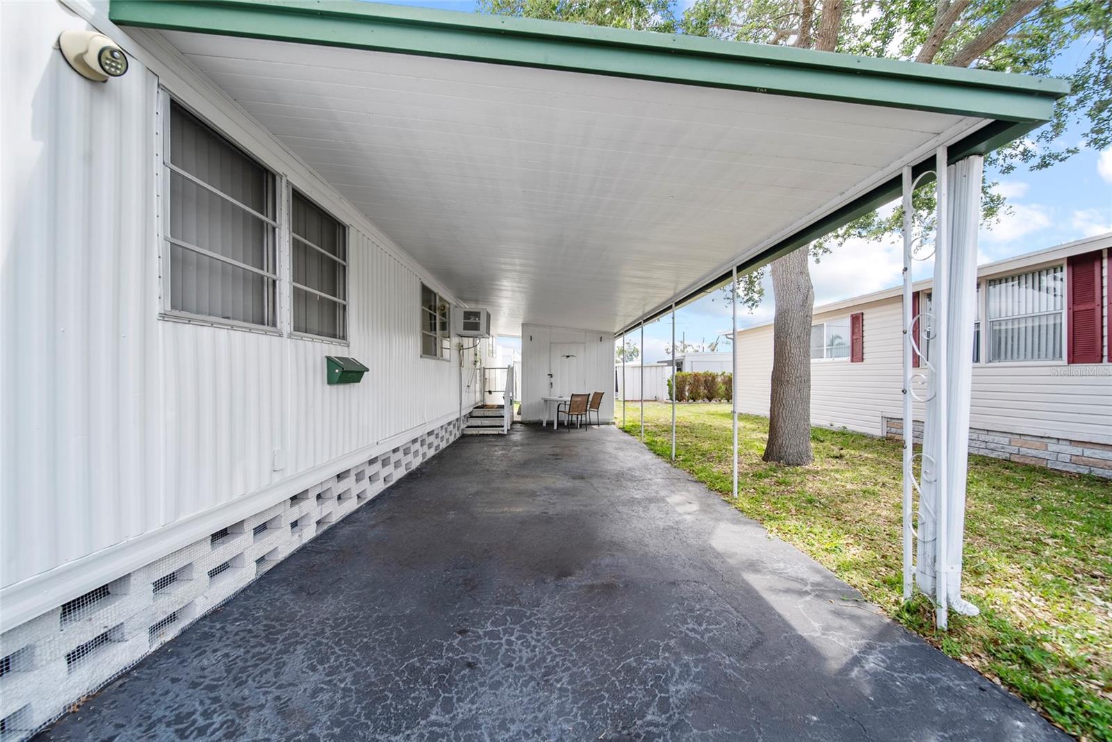 TB8372314 Property Photo