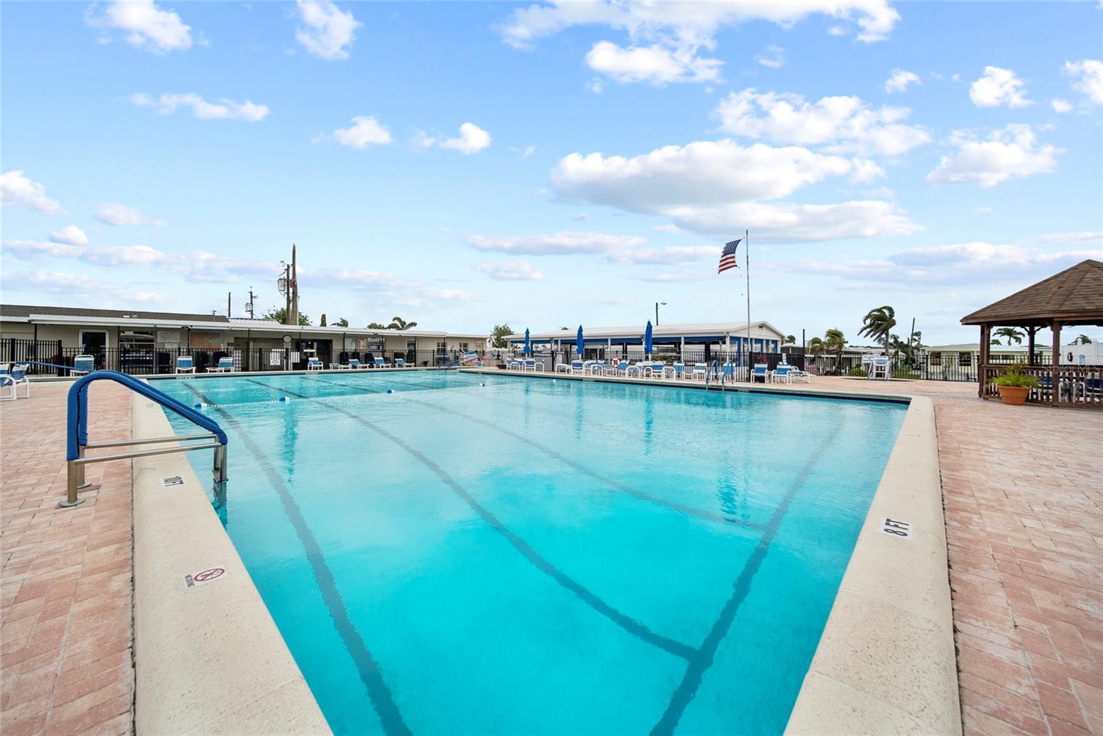 TB8372314 Property Photo