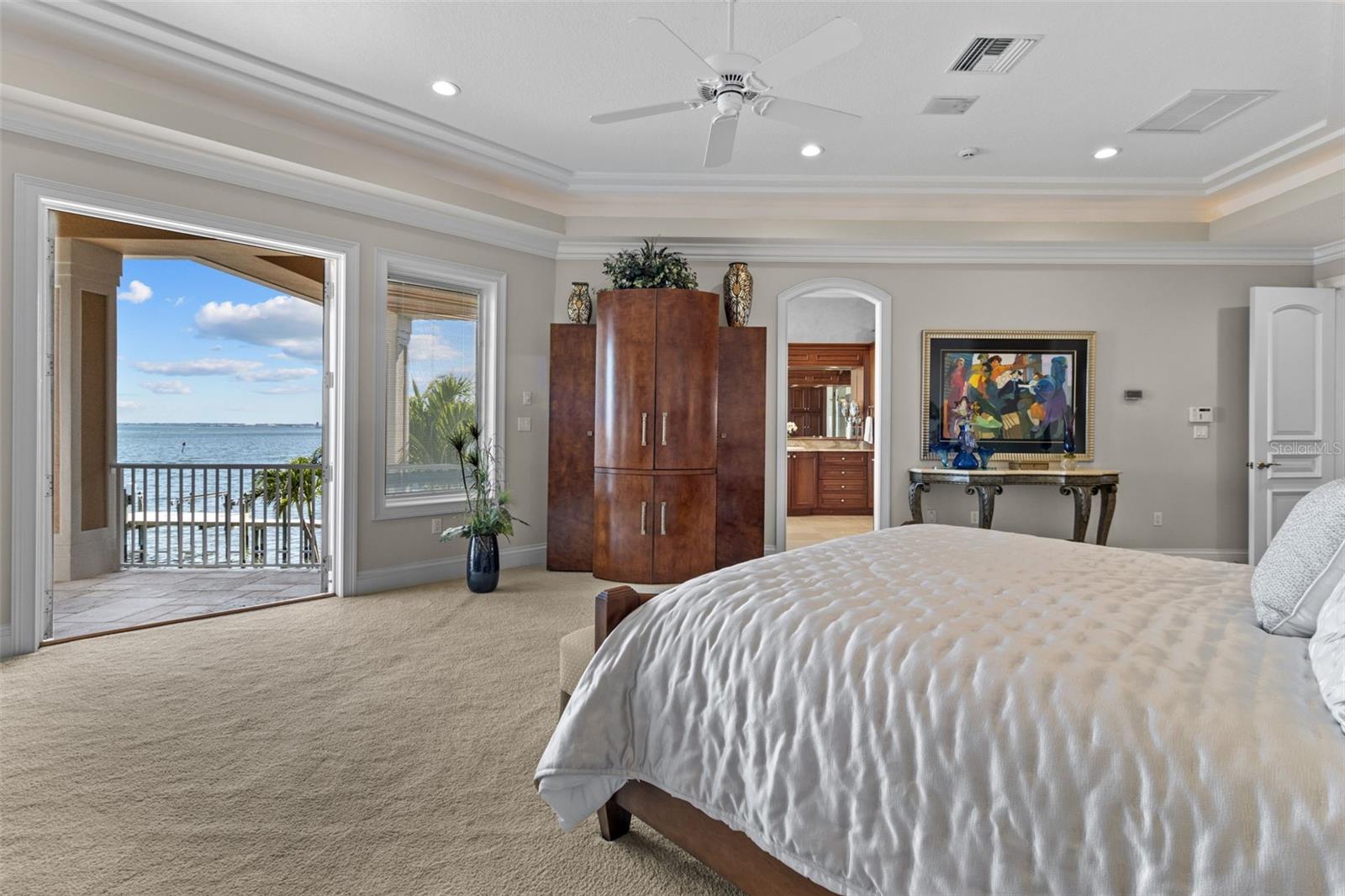 TB8372318 Property Photo