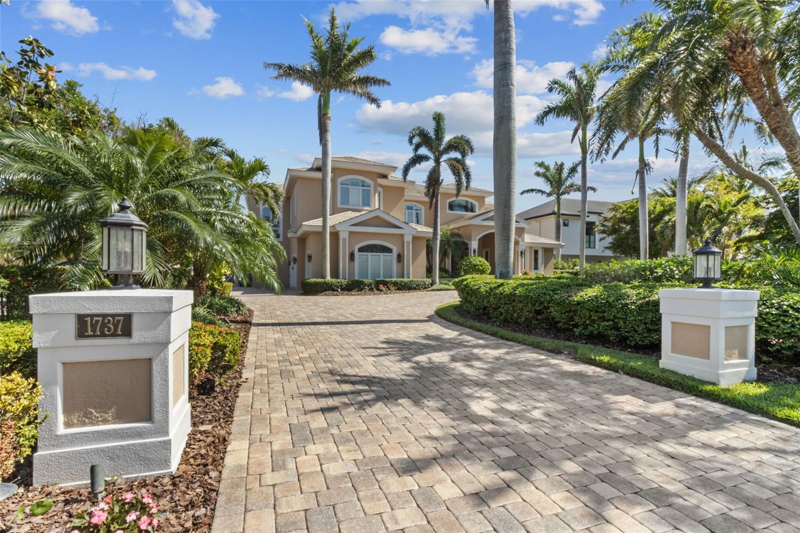 TB8372318 Property Photo