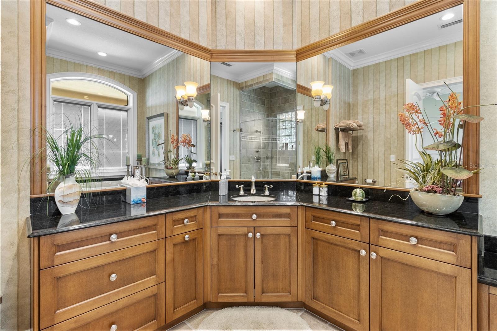 TB8372318 Property Photo