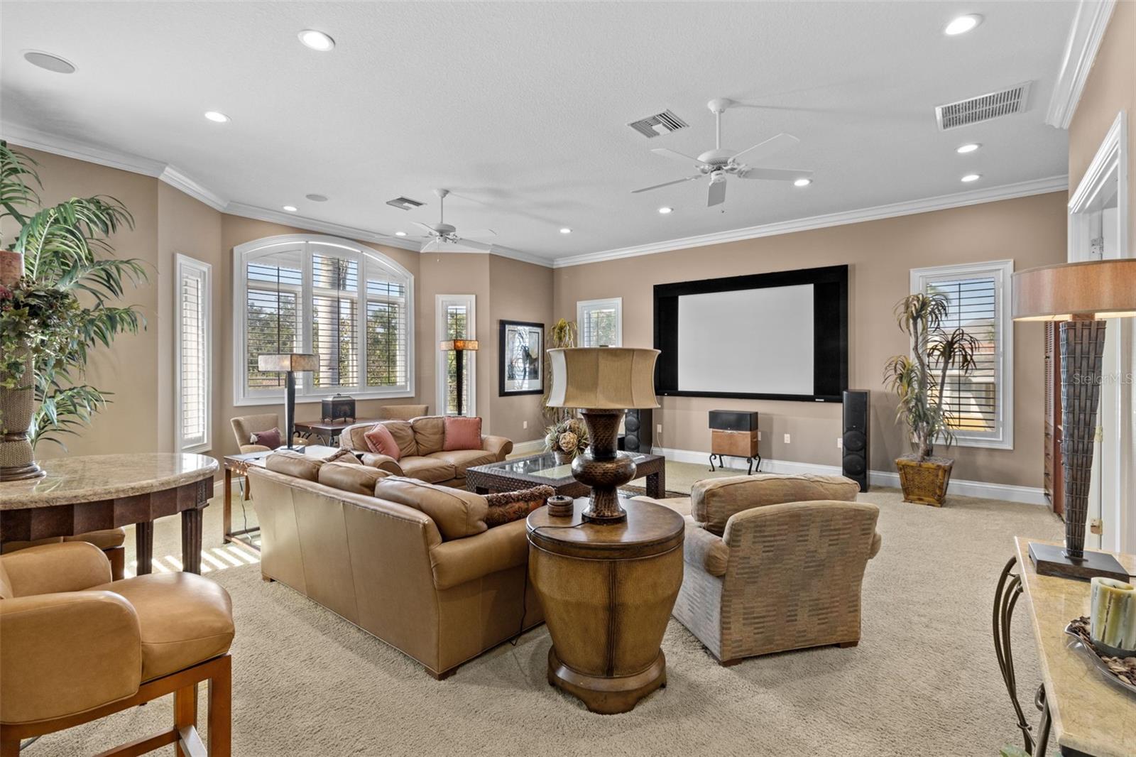 TB8372318 Property Photo