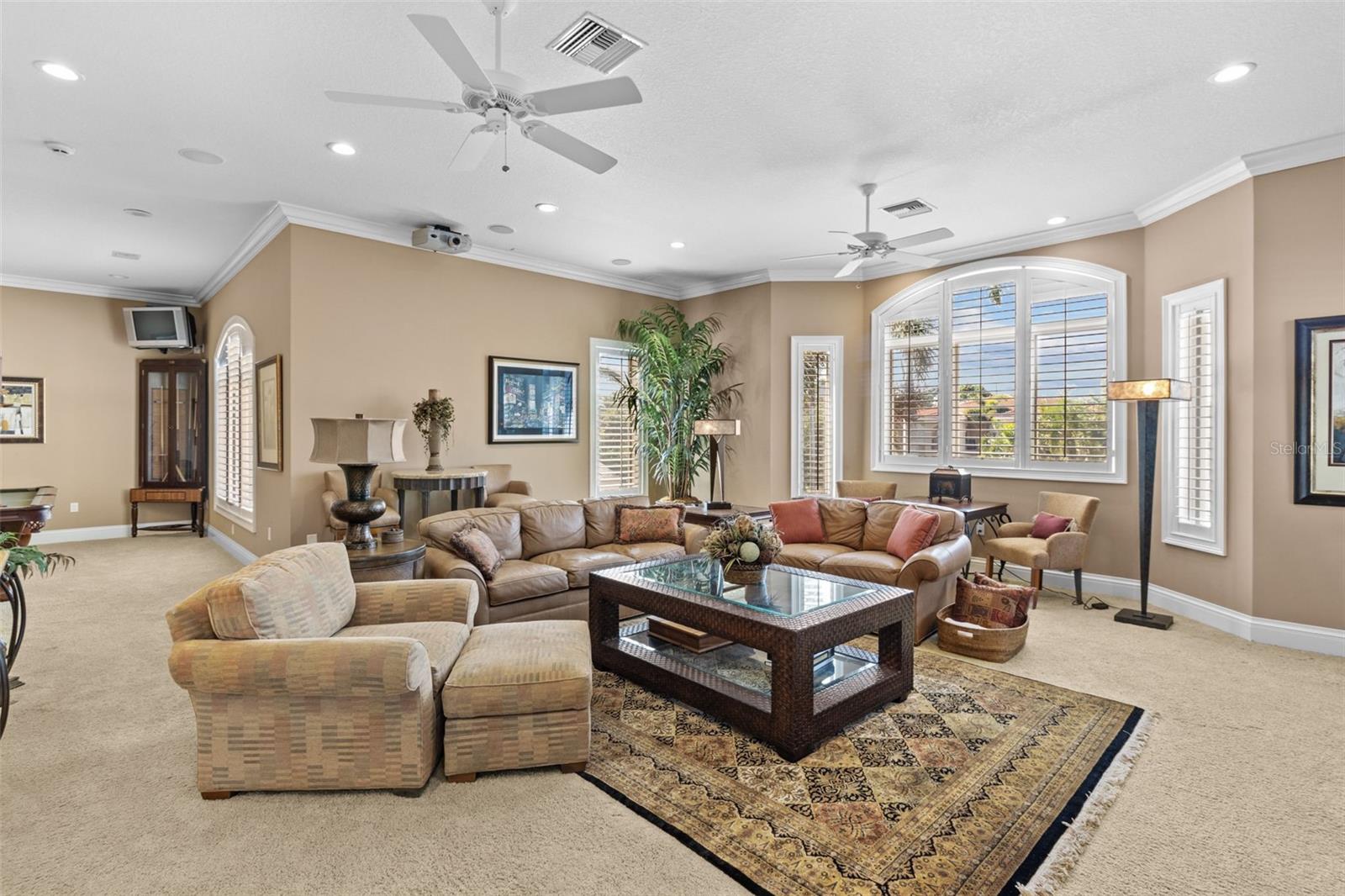 TB8372318 Property Photo