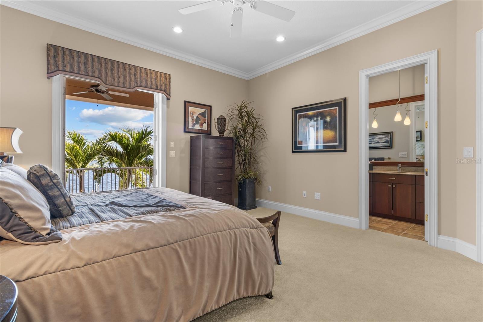 TB8372318 Property Photo