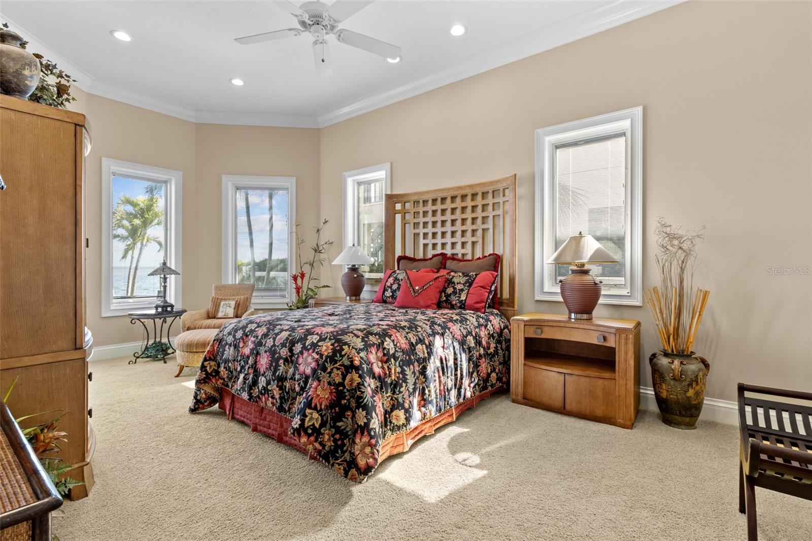 TB8372318 Property Photo