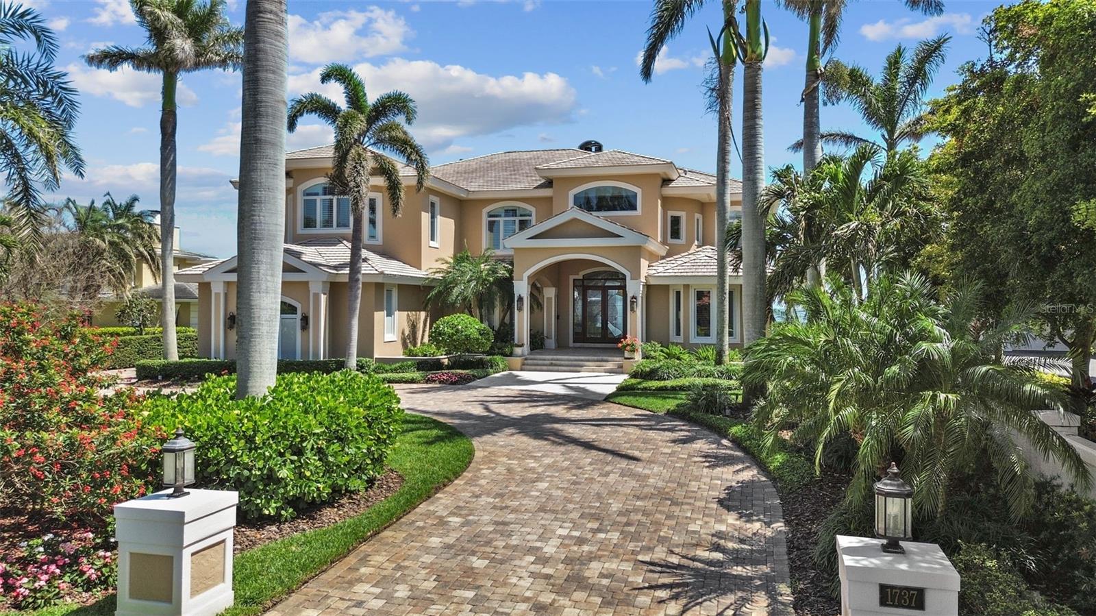 TB8372318 Property Photo