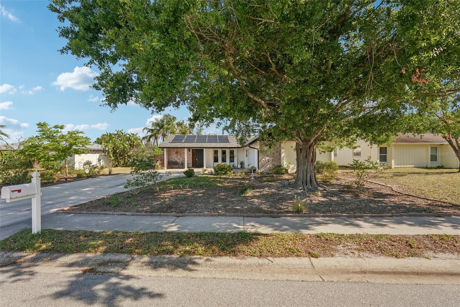5728 WHISTLEWOOD CIR, SARASOTA, FL, 34232