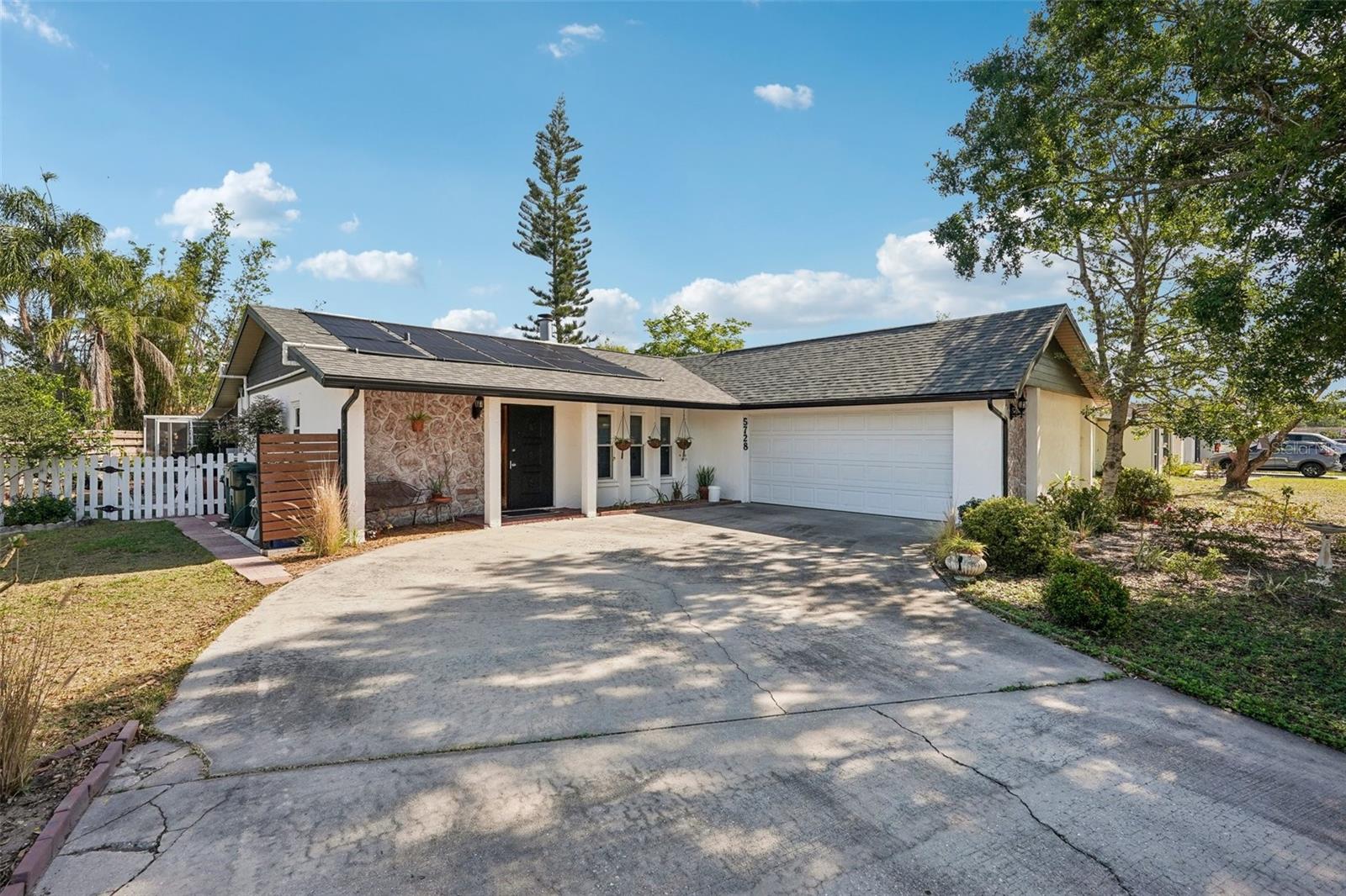 5728 WHISTLEWOOD CIR, SARASOTA, FL, 34232