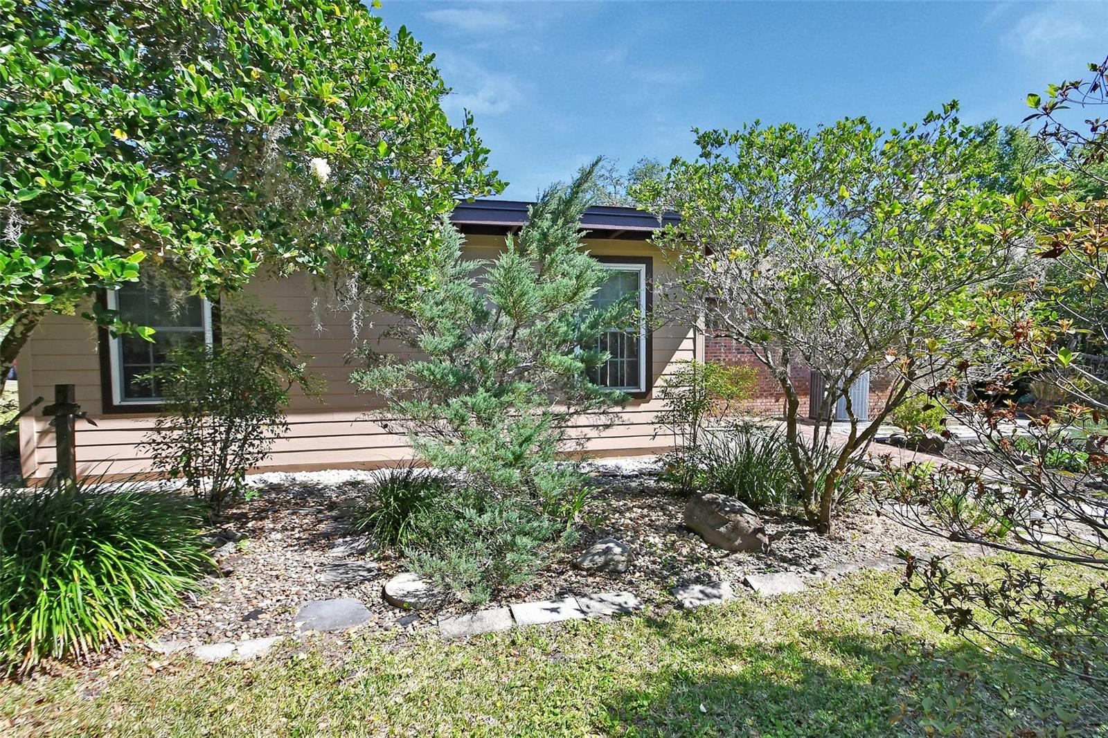 1105 BURGOYNE RD, DELAND, FL, 32720