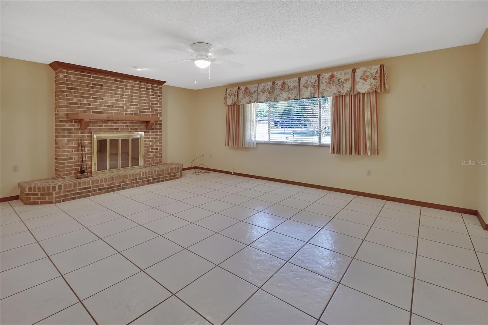 1105 BURGOYNE RD, DELAND, FL, 32720