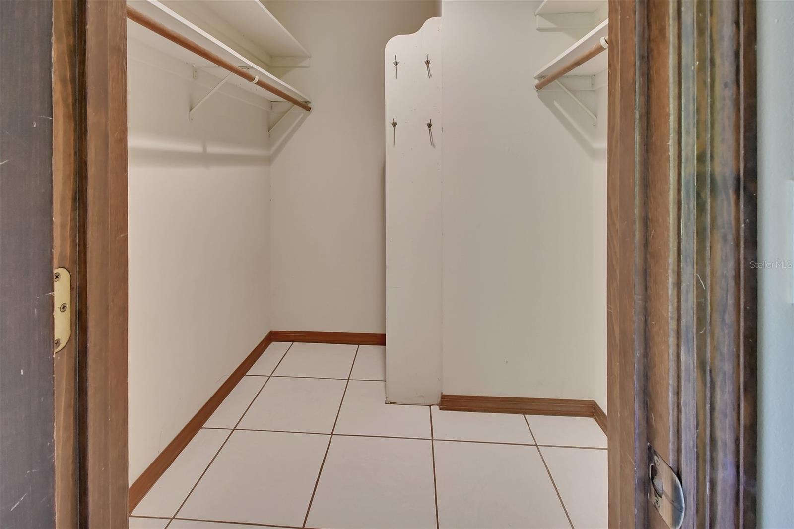 1105 BURGOYNE RD, DELAND, FL, 32720