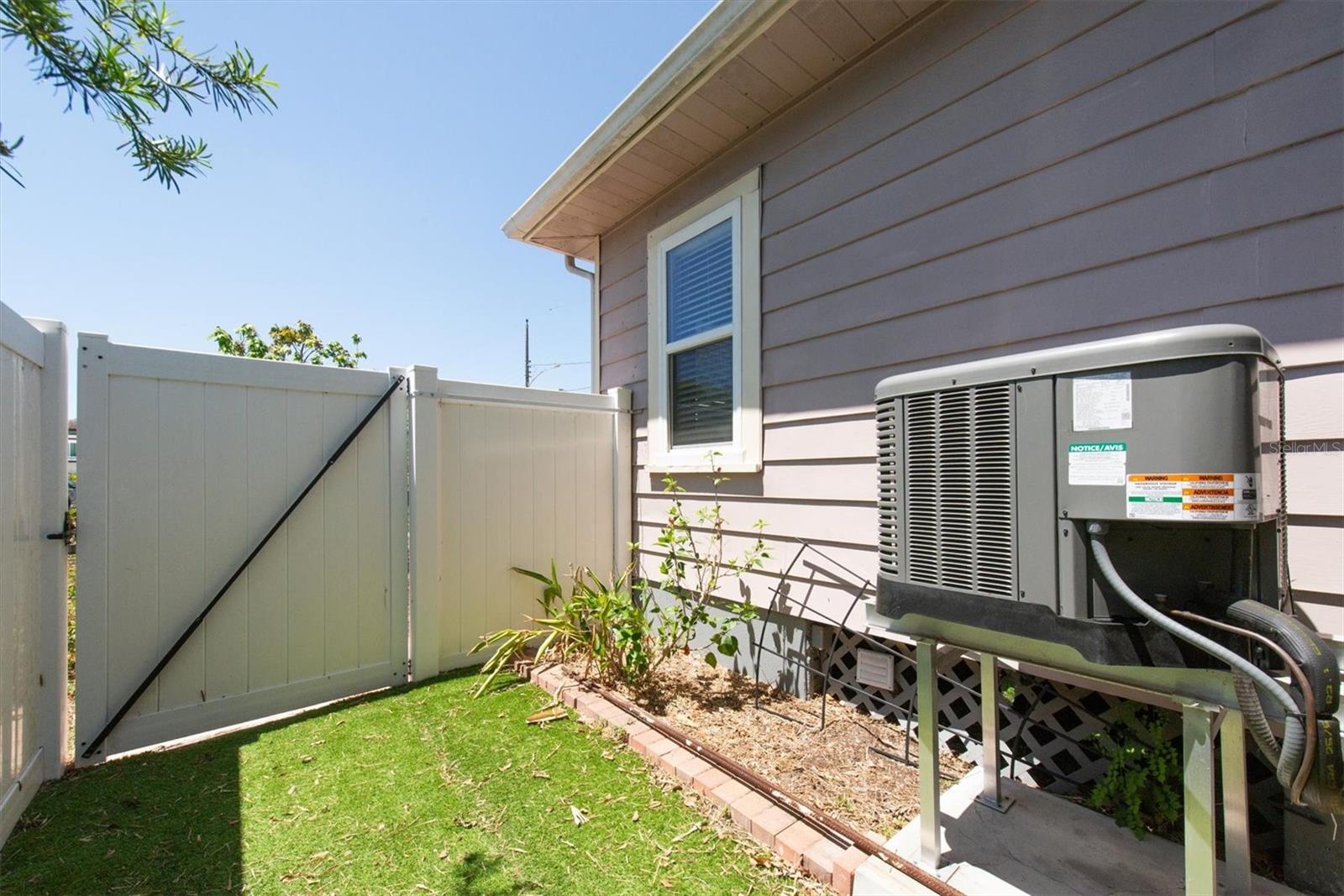 1225 27TH ST N, ST PETERSBURG, FL, 33713