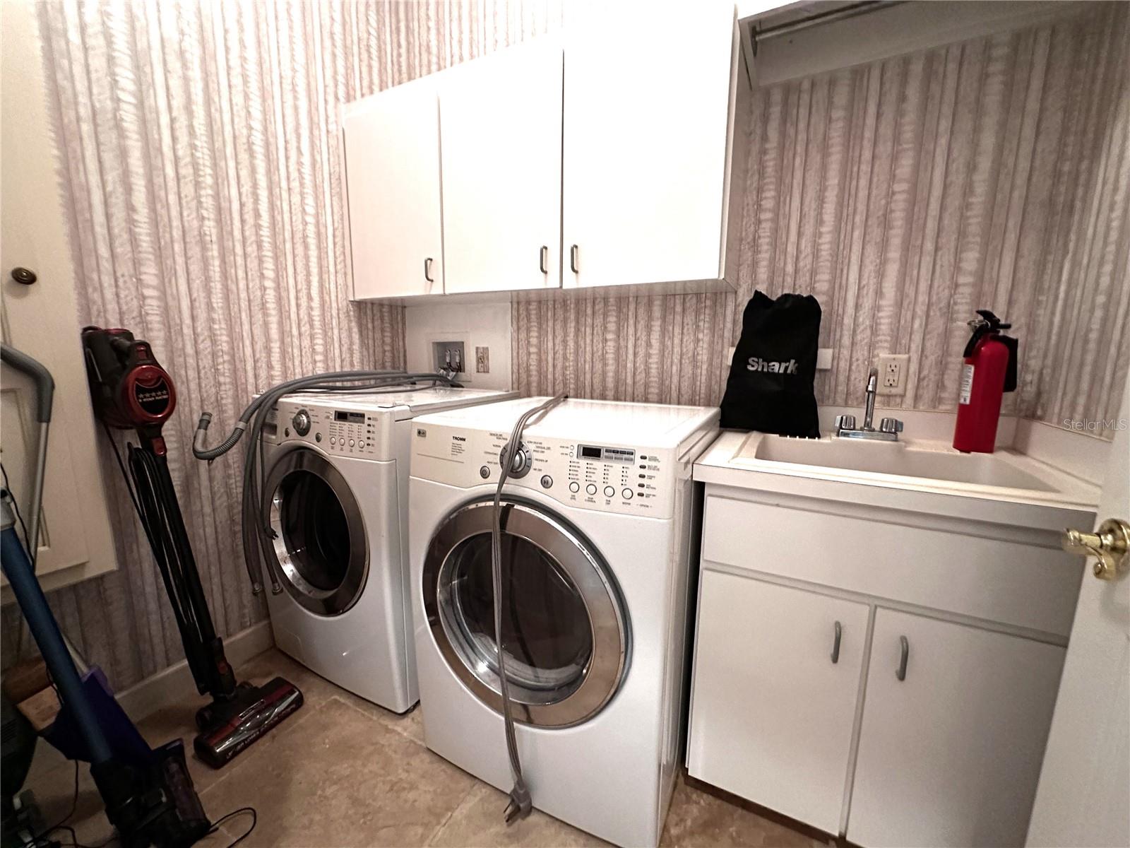 8935 JONATHAN MANOR DR, ORLANDO, FL, 32819