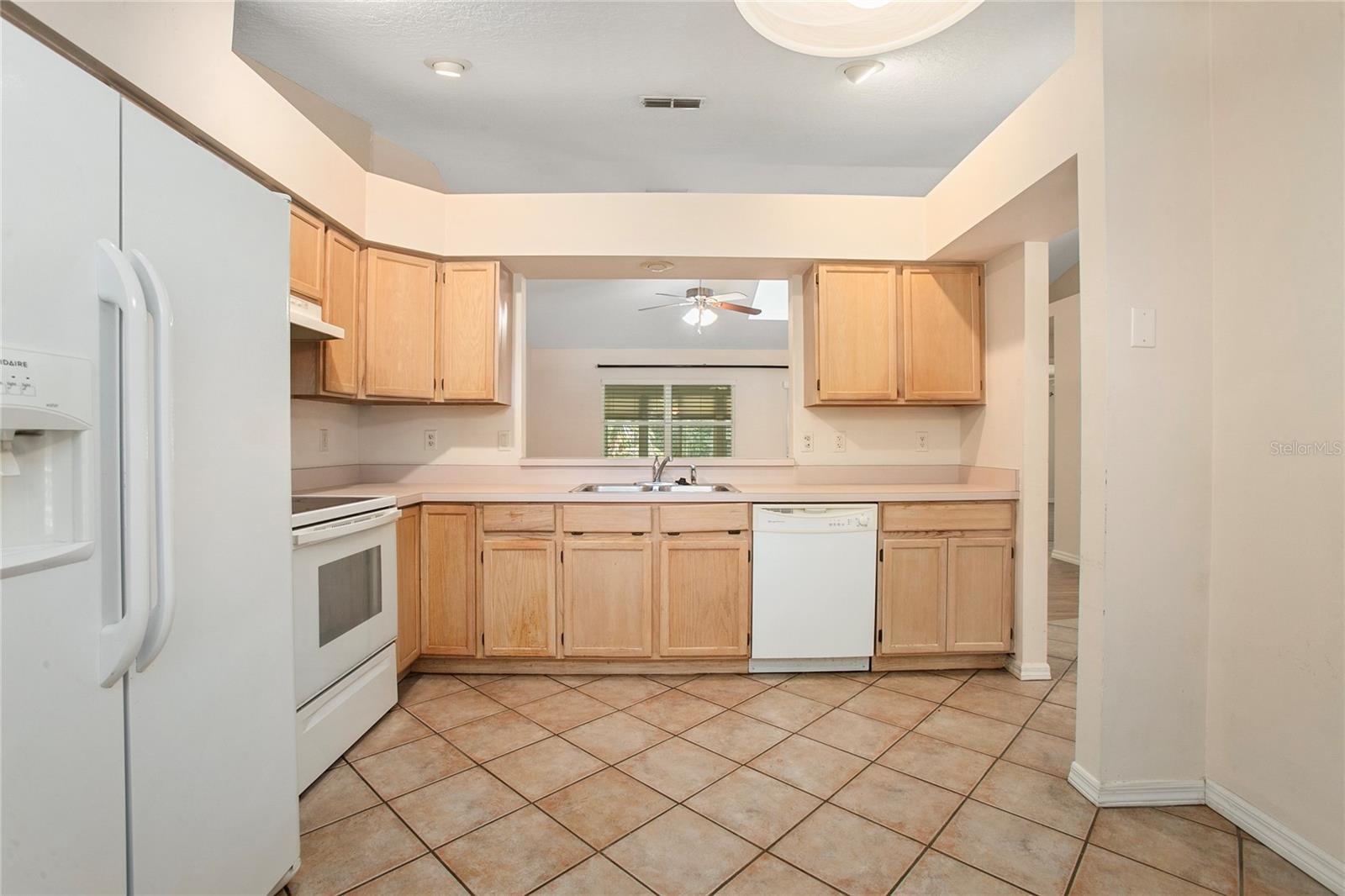 405 SECLUDED OAKS TRL, DELAND, FL, 32724