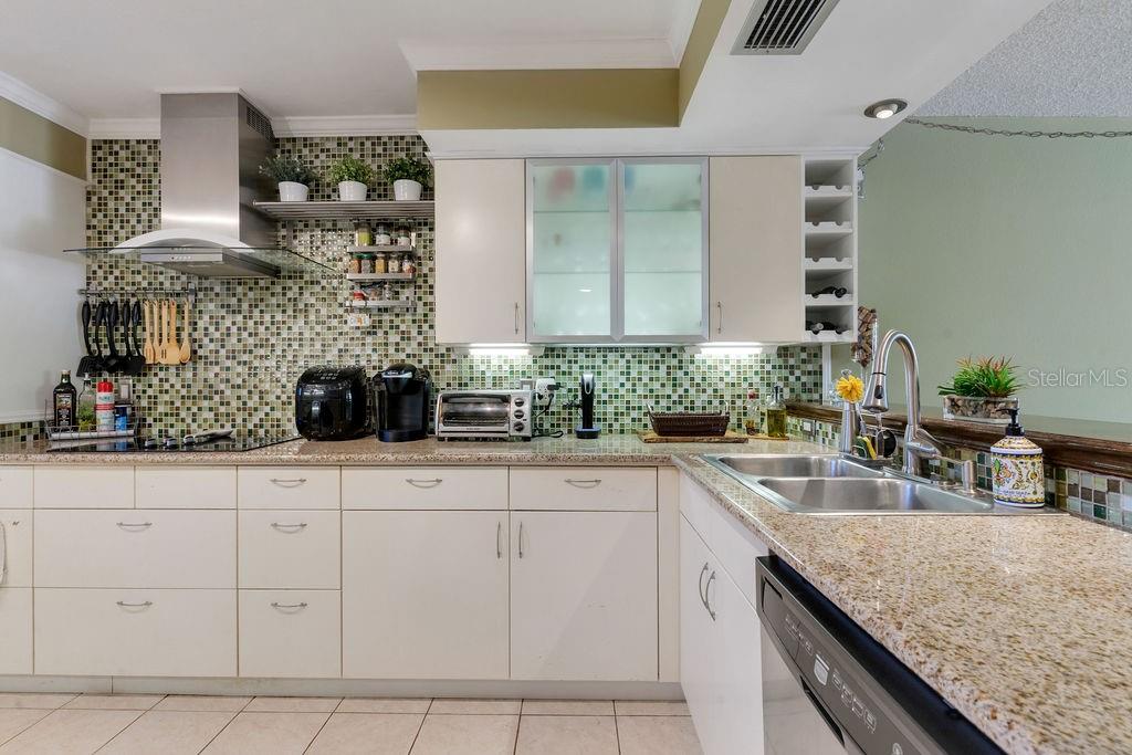 401 150TH AVE #216, MADEIRA BEACH, FL, 33708