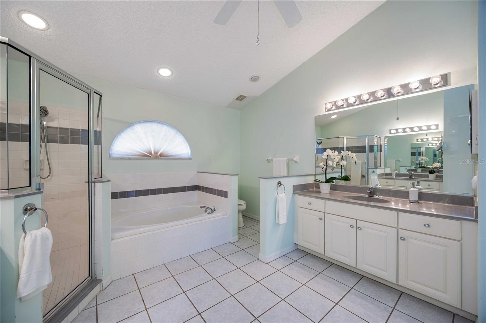 A4648249 Property Photo