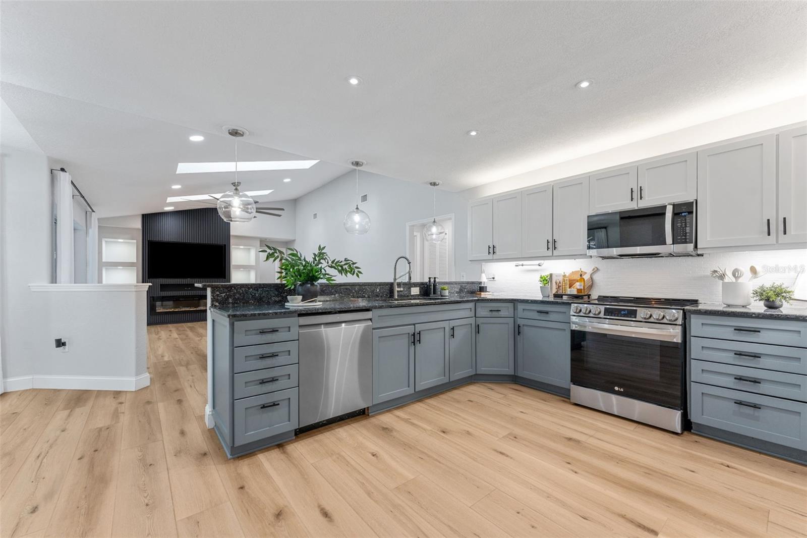 4677 DEL SOL BLVD, SARASOTA, FL, 34243