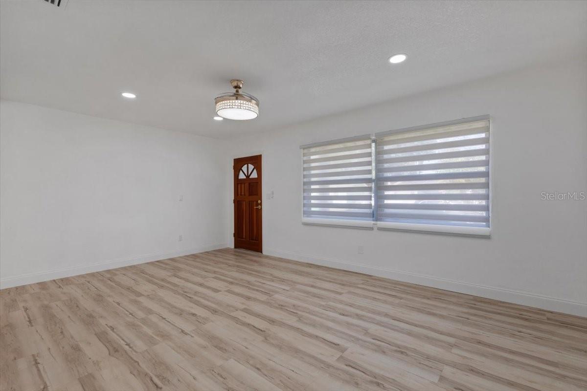 1979 E SKYLINE DR, CLEARWATER, FL, 33763