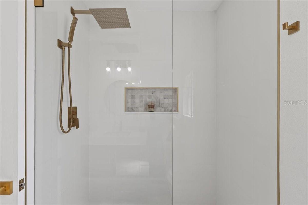 1979 E SKYLINE DR, CLEARWATER, FL, 33763