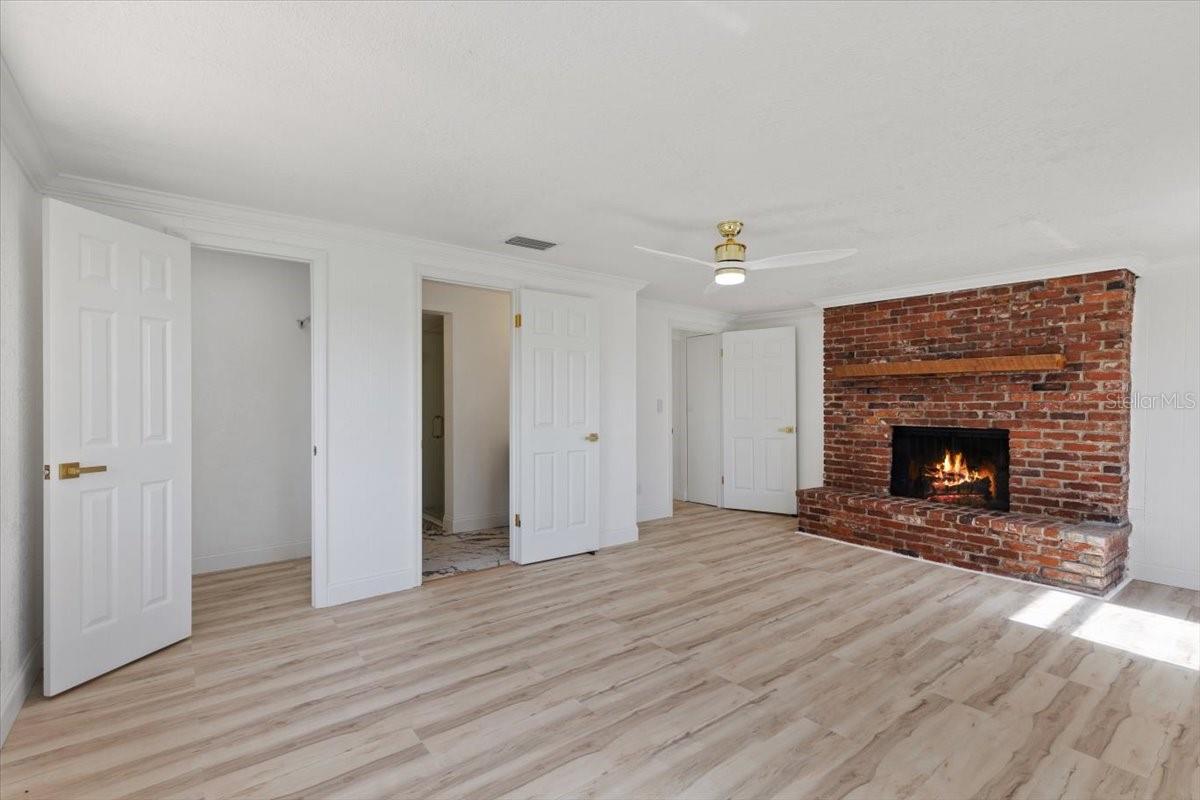 1979 E SKYLINE DR, CLEARWATER, FL, 33763