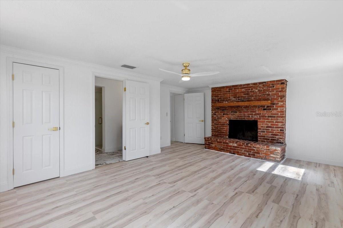 1979 E SKYLINE DR, CLEARWATER, FL, 33763