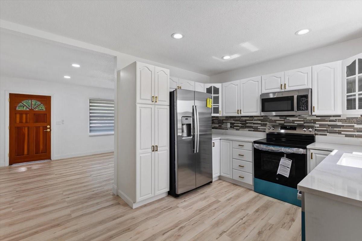 1979 E SKYLINE DR, CLEARWATER, FL, 33763