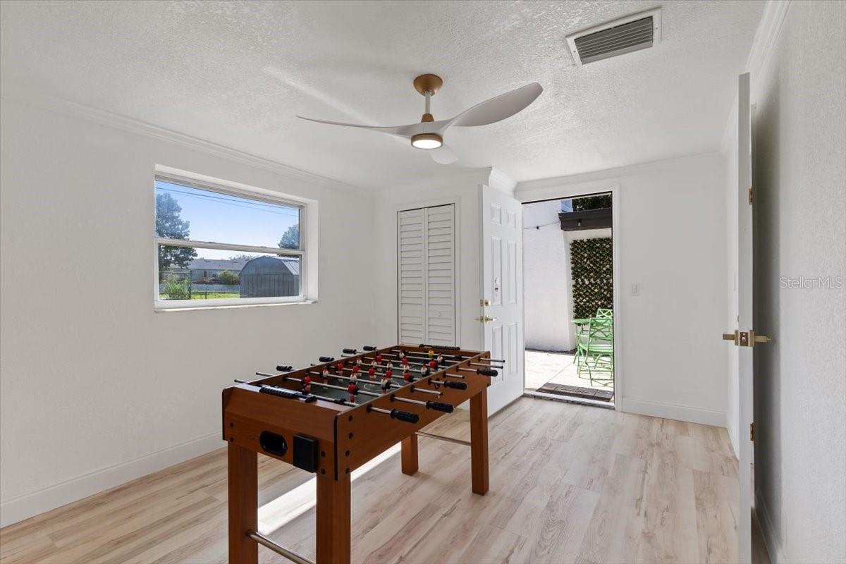 1979 E SKYLINE DR, CLEARWATER, FL, 33763