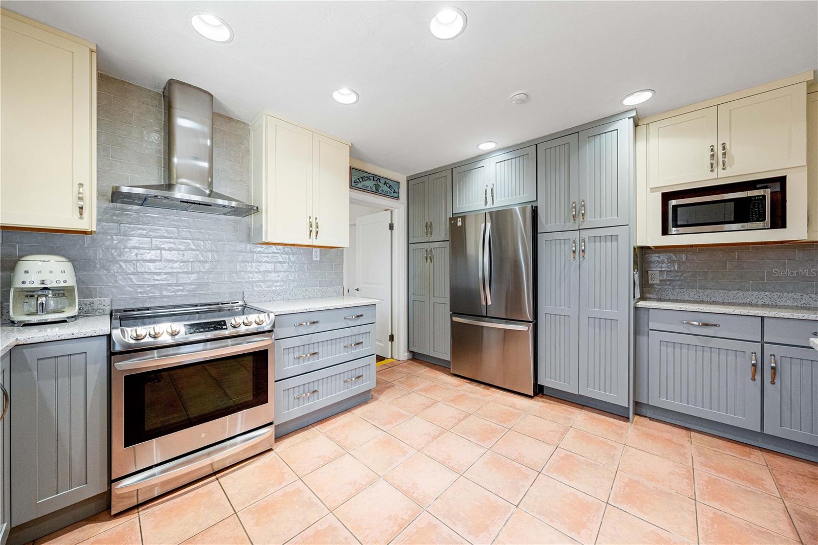 A4648285 Property Photo