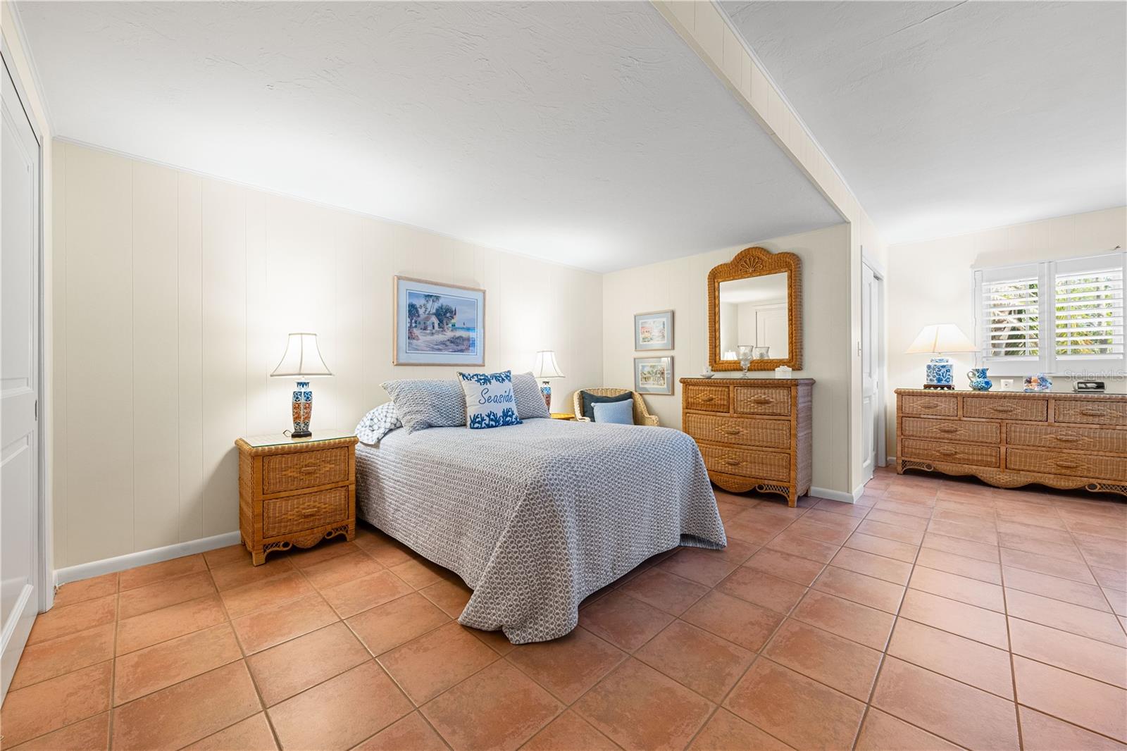 A4648285 Property Photo