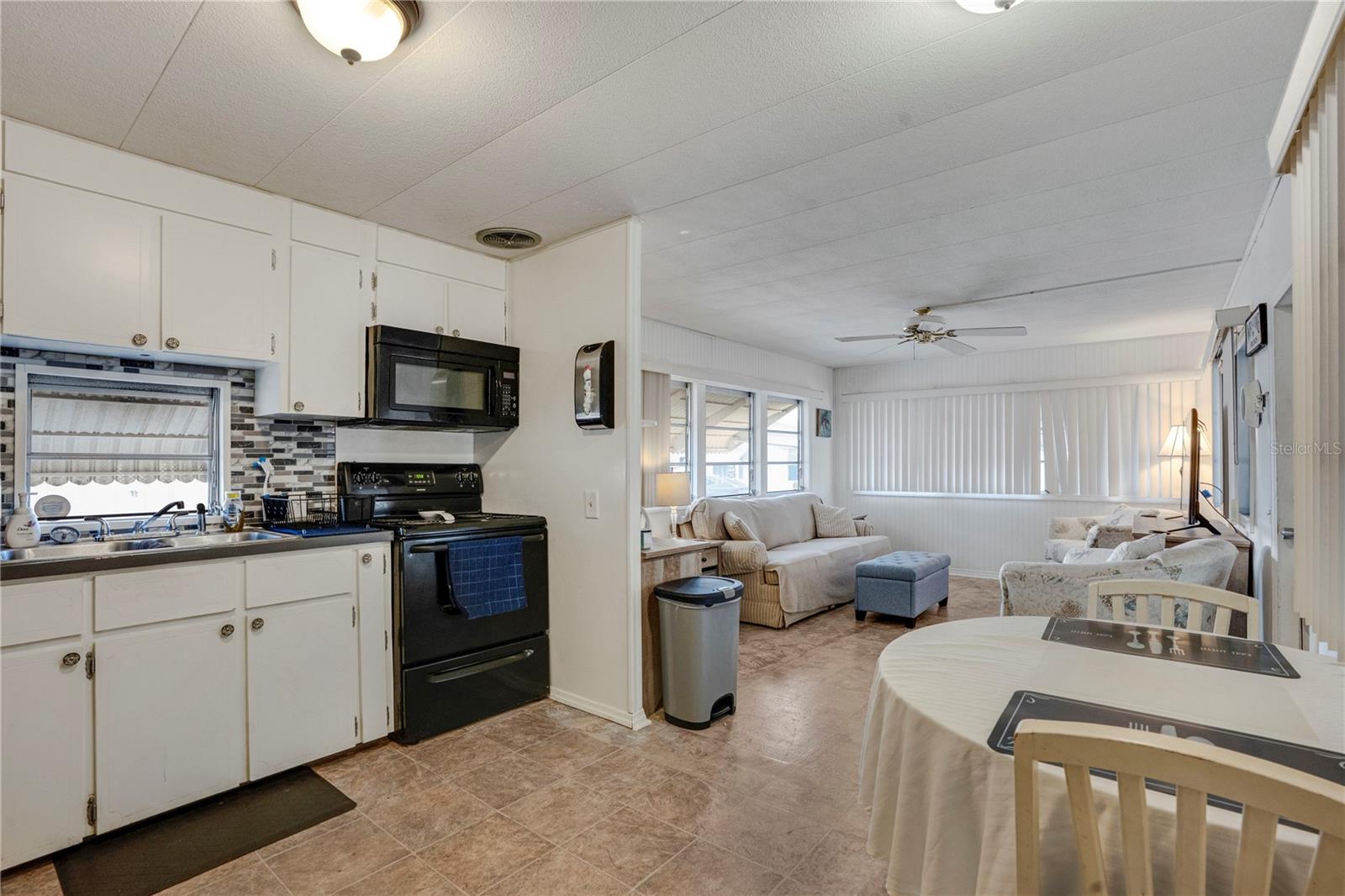 A4648311 Property Photo