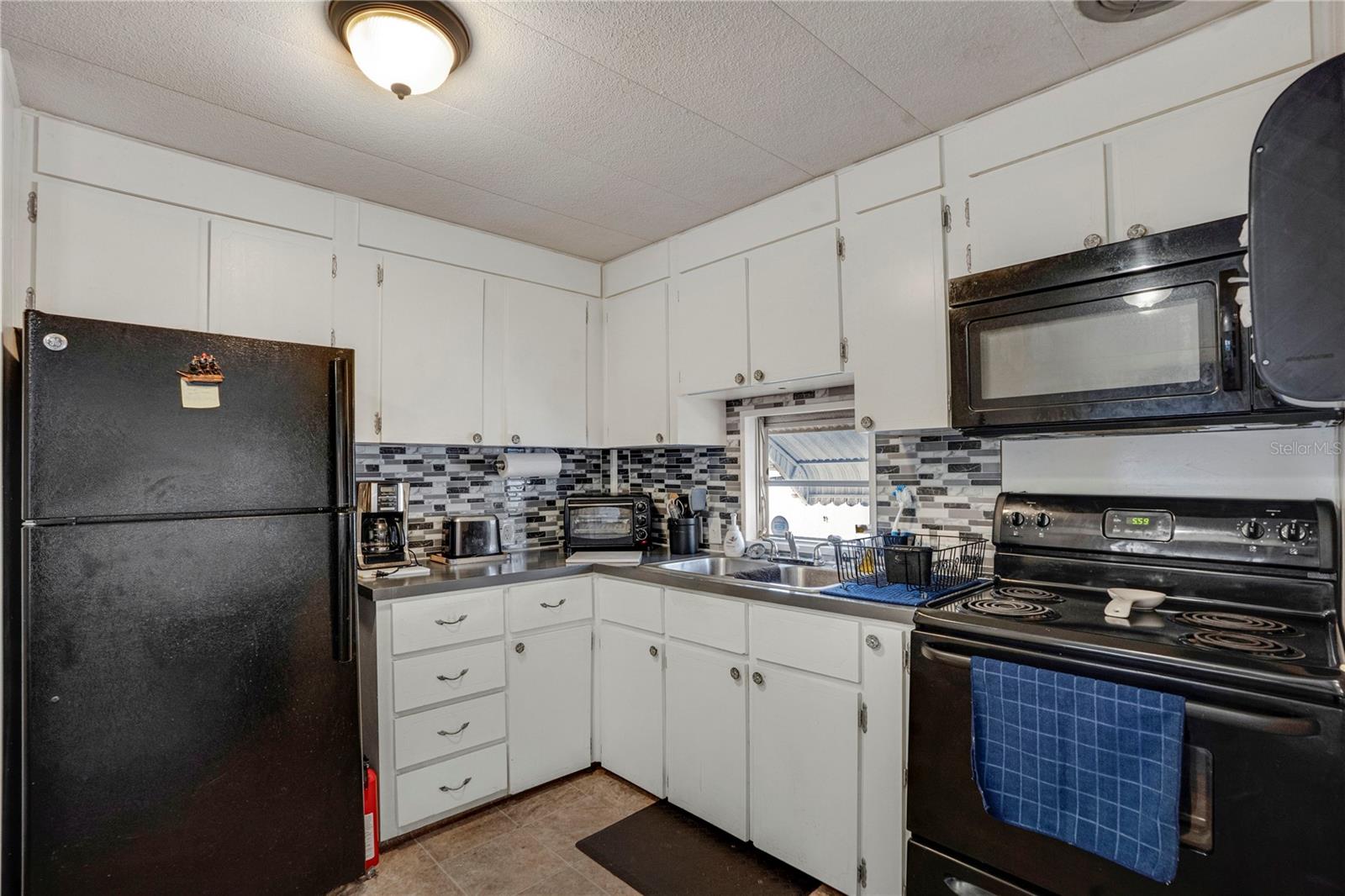 A4648311 Property Photo