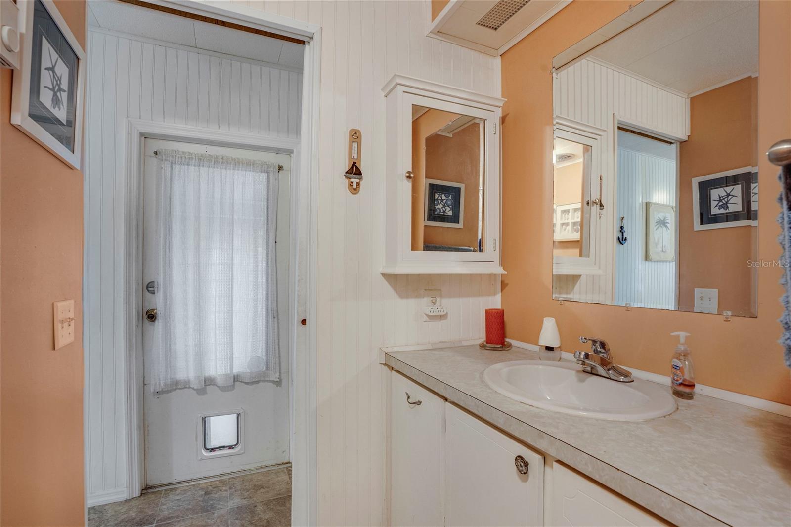 A4648311 Property Photo