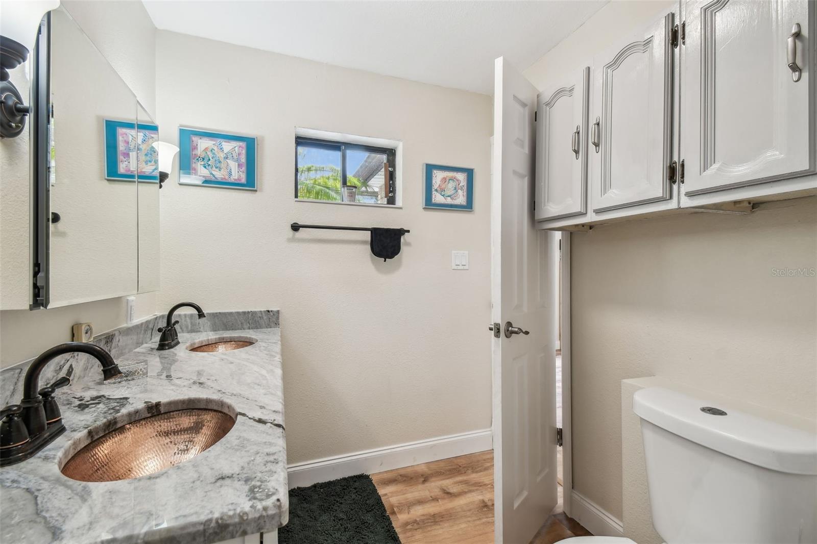 Primary bedroom ensuite bath